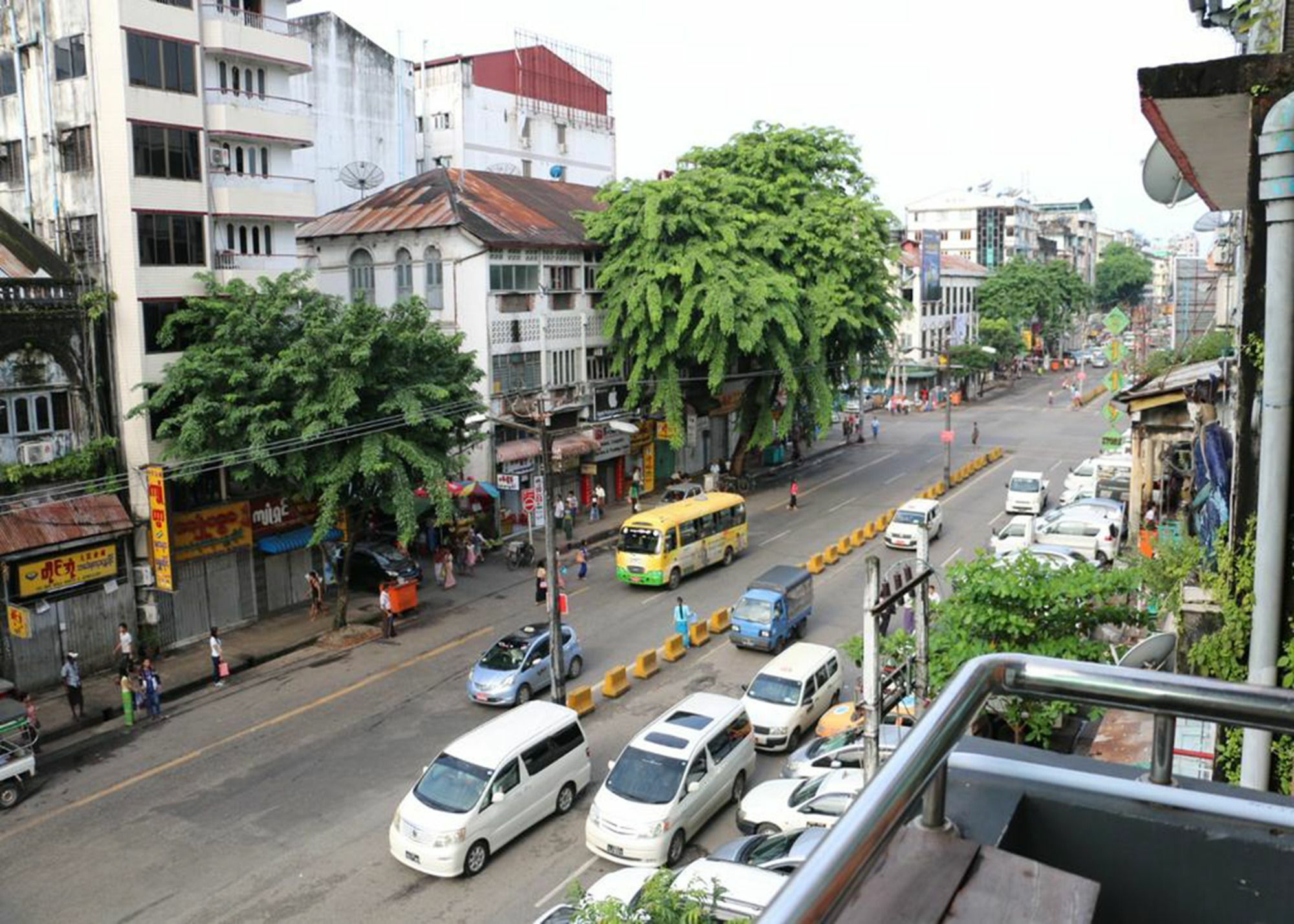 Wayfarer'S Rest Hotel Yangon Exterior foto