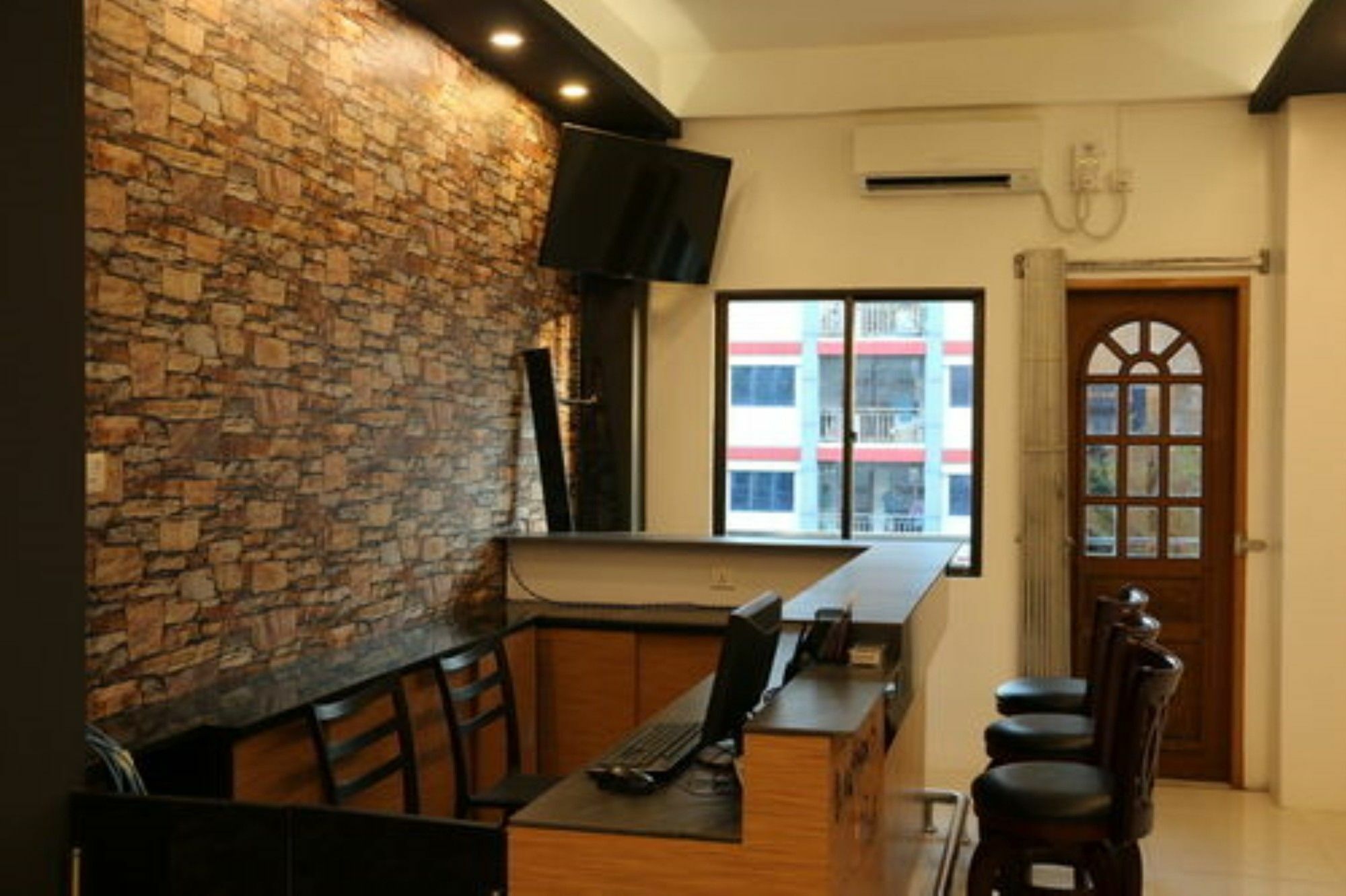 Wayfarer'S Rest Hotel Yangon Exterior foto